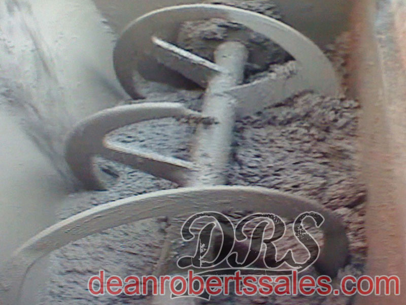 DEAN ROBERTS SALES USES A SPECIAL HELICAL OR DOUBLE HELIX MIXING SYSTEM IN ITS SEAL COAT TANKS AND TRUCKS.